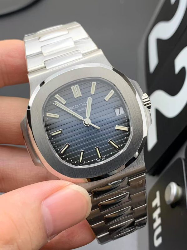 Replica Patek Philippe Nautilus 5711 PF Factory V2 Blue Dial - Image 2